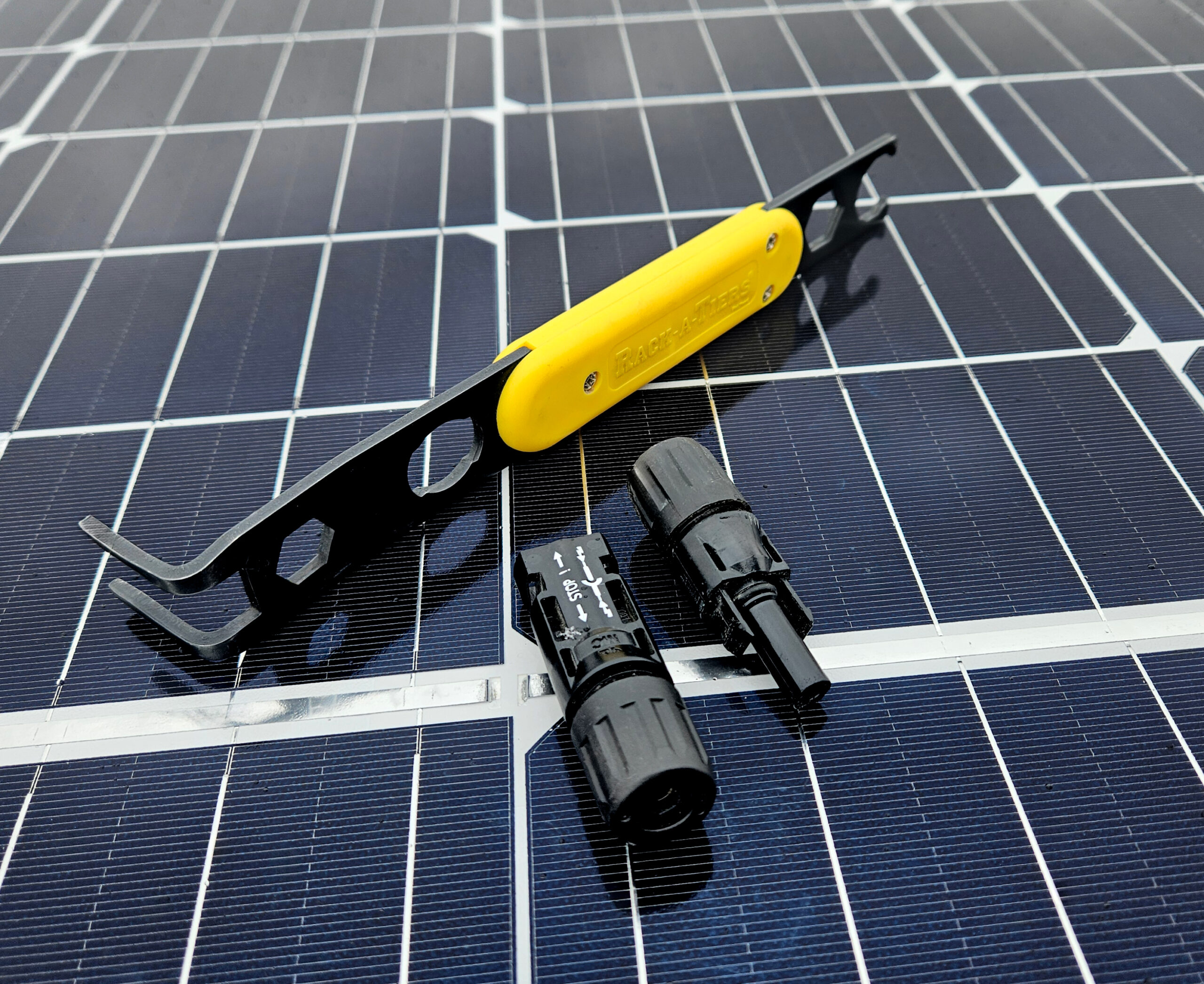 Solar Serpent - Universal Solar Panel Disconnector - Rack-A-Tiers
