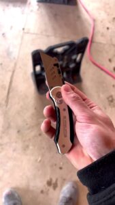 rack-a-tiers folding utility knife for electricians
